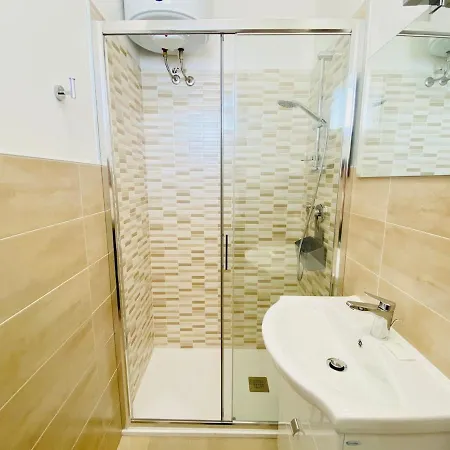 Apartman Vear Hausing - Piramidi 17